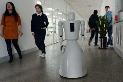 智能機器人研發浪潮涌動，家庭服務機器人步入發展快車道